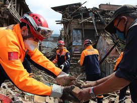 Nepalde Türk ekipleri çalışmalarına devam ediyor
