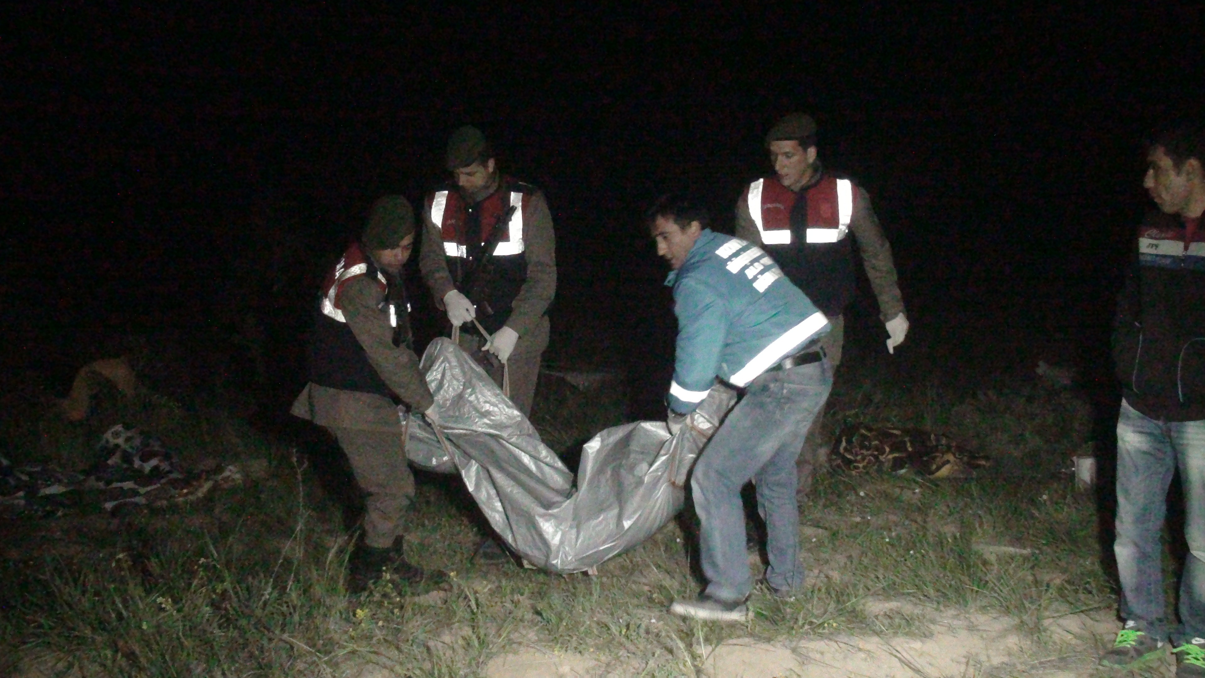 Minibüs devrildi: 3 ölü, 12 yaralı