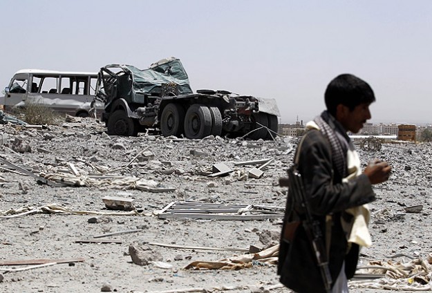 Yemende Husilere ait askeri noktalar vuruldu