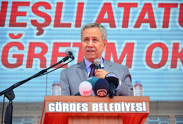 (Bunlar gitsin) de Batsın bu dünya diyorlar