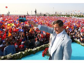 Davutoğlu İstanbulda milyonlara seslendi