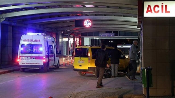 AK Partili aday bıçaklandı