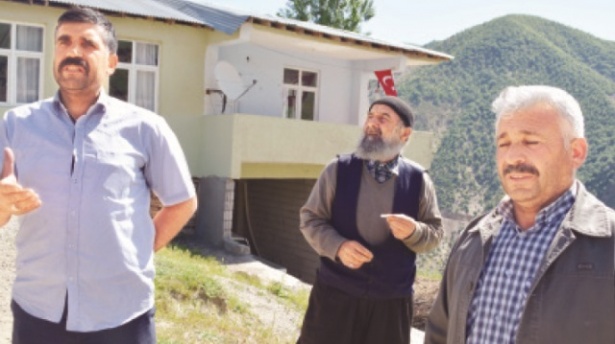 Cami düşmanı HDP’lilere dayak