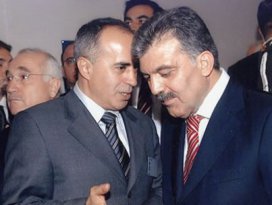 Erdoğan kavgaya girer, Gül ise kaçar
