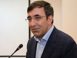 AK Parti sorumluluğunun bilincinde hareket ediyor