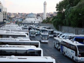 Yolcu otobüslerinde biletler tükeniyor