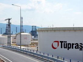 TÜPRAŞ zirveden inmiyor