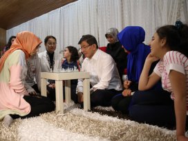 Başbakan Davutoğludan sürpriz ziyaret