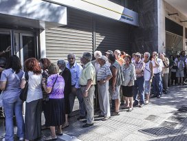 Yunanistanda bankalar 13 Temmuza kadar kapalı