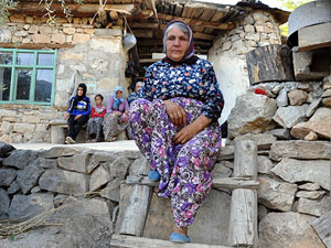 Çocuk gelinin gözleri hep yaşlı kaldı