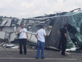 Başbakanlık otobüsü kaza yaptı