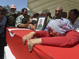 Şehitler son yolculuğuna uğurlandı