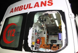 Bitliste park halindeki ambulansa saldırı