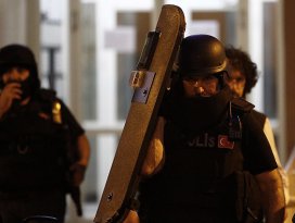 Terör örgütlerine operasyon: 34 gözaltı