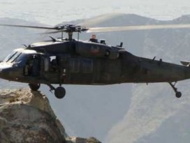 Hakkaride askeri helikoptere saldırı