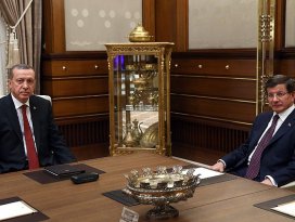 Hükümet kurma görevi Davutoğluna verildi