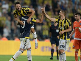 Fenerbahçe adını gruplara yazdırdı