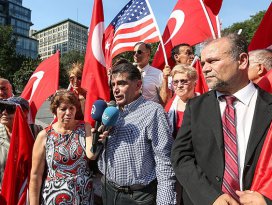 New Yorktaki Türkler terörü lanetledi