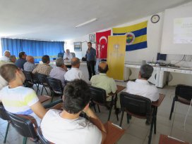 Beyşehir’de çiftçilere süs bitkileri yetiştiriciliği anlatıldı