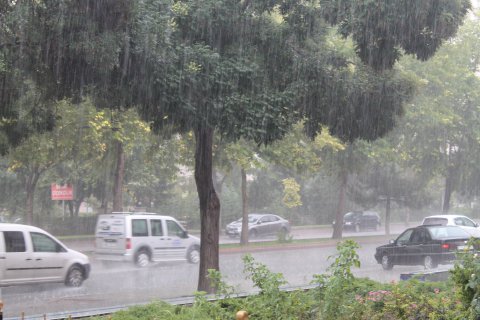 Meteorolojiden kuvvetli yağış uyarısı