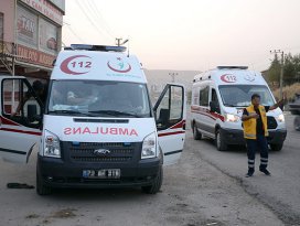 Cizrede teröristler ambulans yağmaladı