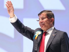 Davutoğlu yeniden AK Parti Genel Başkanı