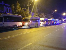 Minibüs ve servisçilerden teröre konvoylu tepki