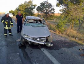 Karapınarda otomobil devrildi: 2 yaralı