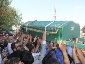Nurettin Bayın minik kızı toprağa verildi