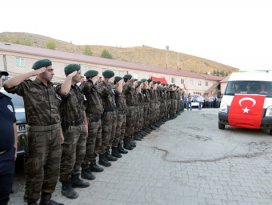 Kazada ağır yaralanan polis şehit oldu