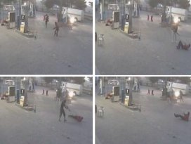 Silahlı gasp güvenlik kamerasında