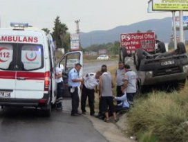 Kaza yaptılar! Para dolu araçtan ayrılmadılar