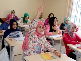 Bilgi Merkezine kayıtlar sürüyor