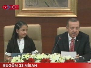 Başbakan koltuğu devretti