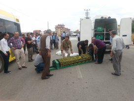 Belediyesi otobüsü motosiklete çarptı: 2 ölü
