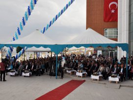 NEÜ’de akademik yıl açılış ve fahri doktora tevdi töreni yapıldı