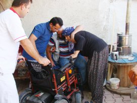 Ribat tekerlekli sandalye dağıttı