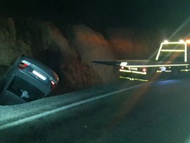 Beyşehirde otomobil devrildi: 2 yaralı