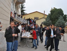 Kuluda aşure dağıtımı