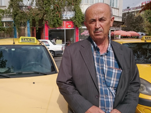 Taksici fazla para veren müşterisini arıyor