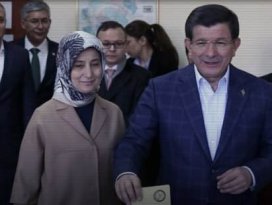 Başbakan Davutoğlu oyunu Konyada kullandı
