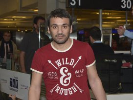 Mısırda tutuklu bulunan 8 Türk yurda döndü