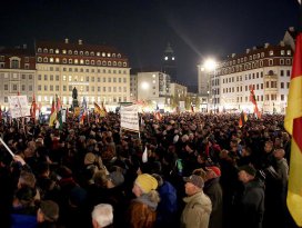 PEGIDA Dresdende 36. İslam karşıtı gösterisini yaptı