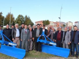 Kar küreme ataşmanları dağıtıldı
