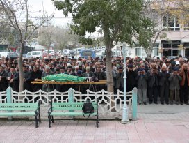 Emektar gazeteciye veda