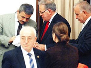 Ak Partiden zarfları kontrol etme yalanlaması