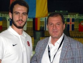 Fransadaki Türk sporcular panik halinde!