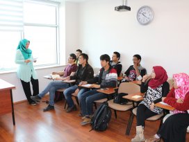 Yabancı uyruklu öğrencilere “Türkçe” eğitim