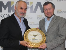 Bizi ümmet bilinci ayakta tutar”