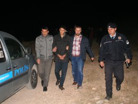 Polis katil zanlısını yakalamak için 300 kişiyle görüştü